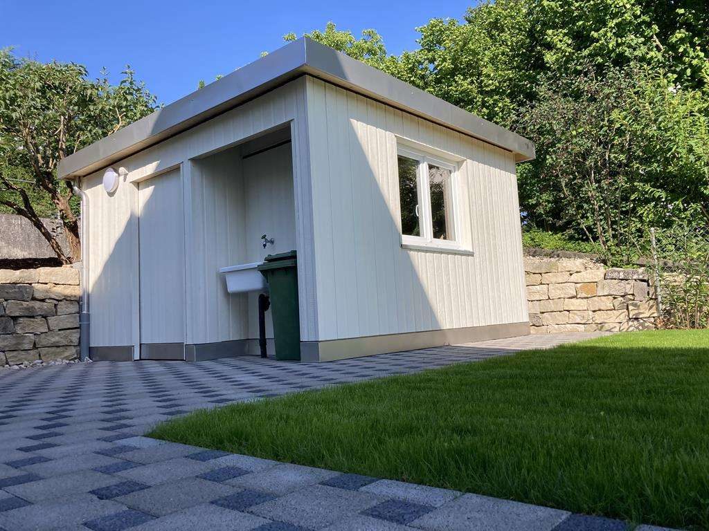 Fertiges Gartenhaus mit Flachdach