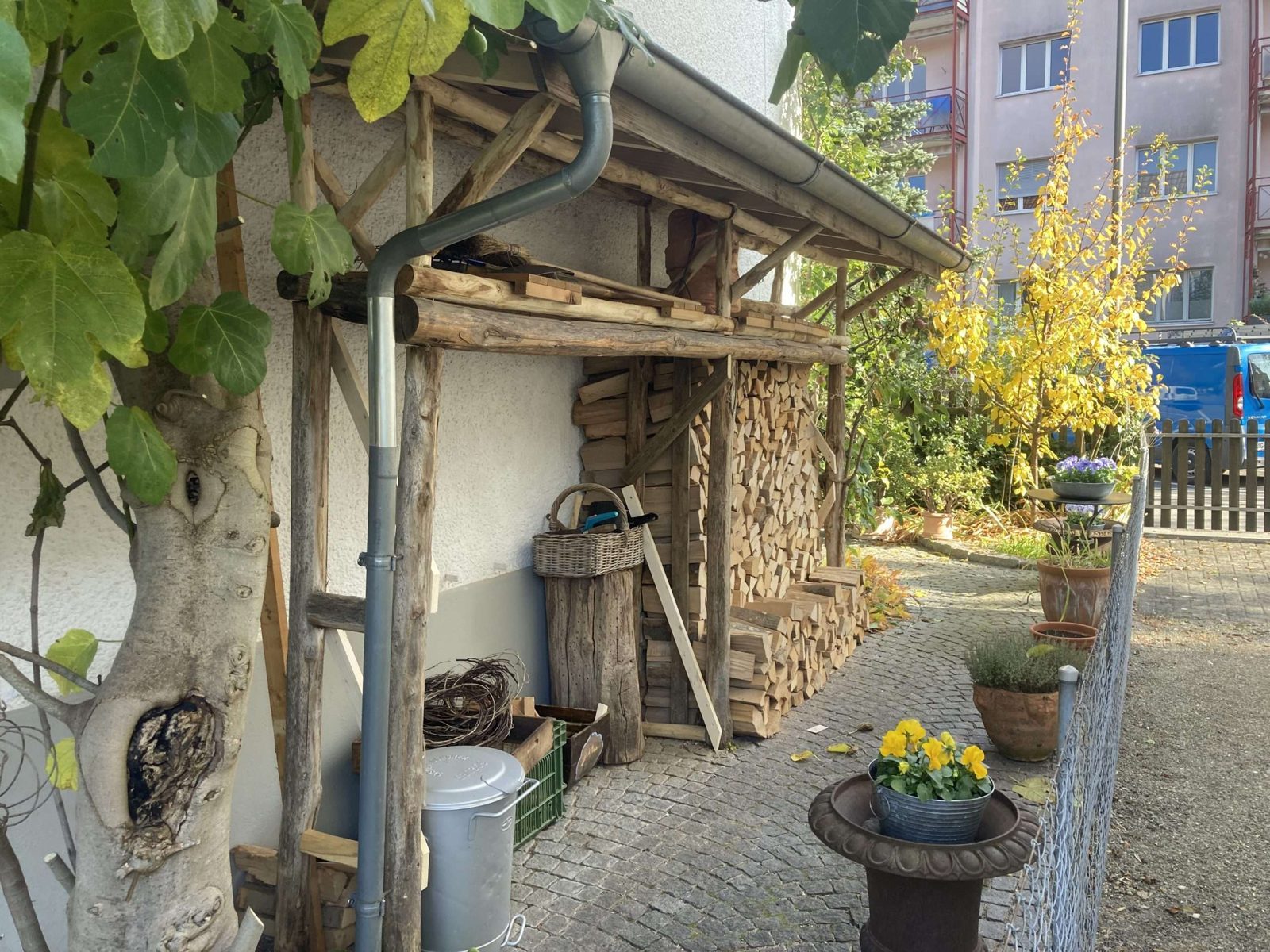 Aufstockung eines Holzunterstands